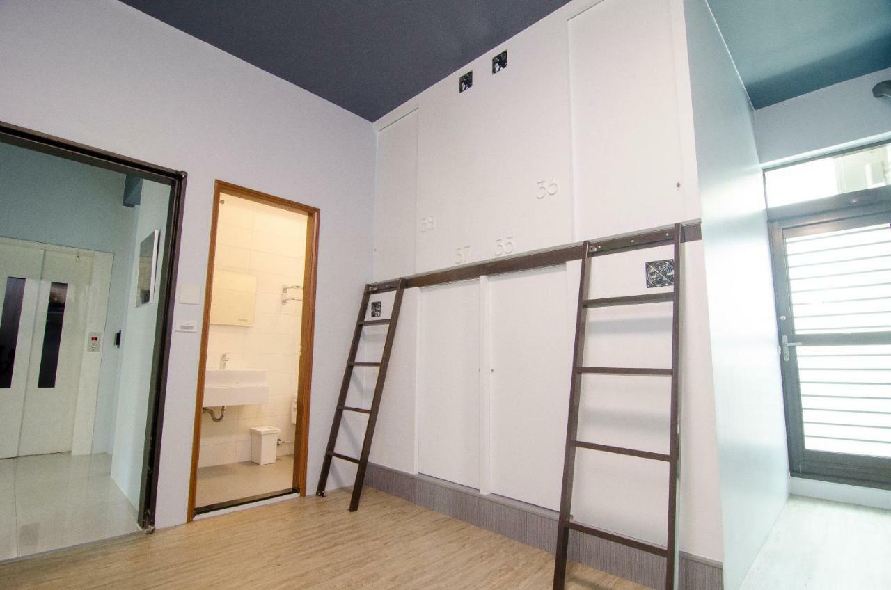 Flying Backpacker Hostel Yilan Exterior photo