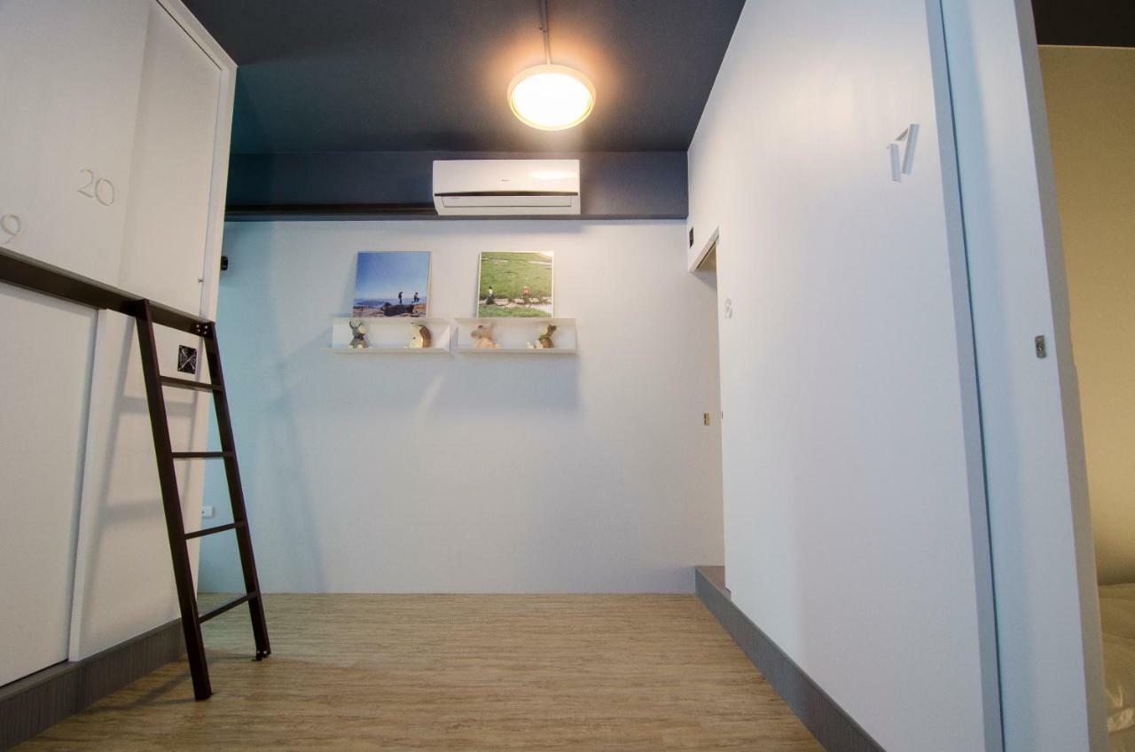 Flying Backpacker Hostel Yilan Exterior photo