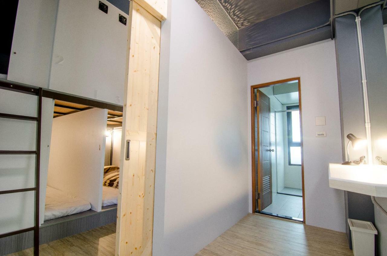 Flying Backpacker Hostel Yilan Exterior photo