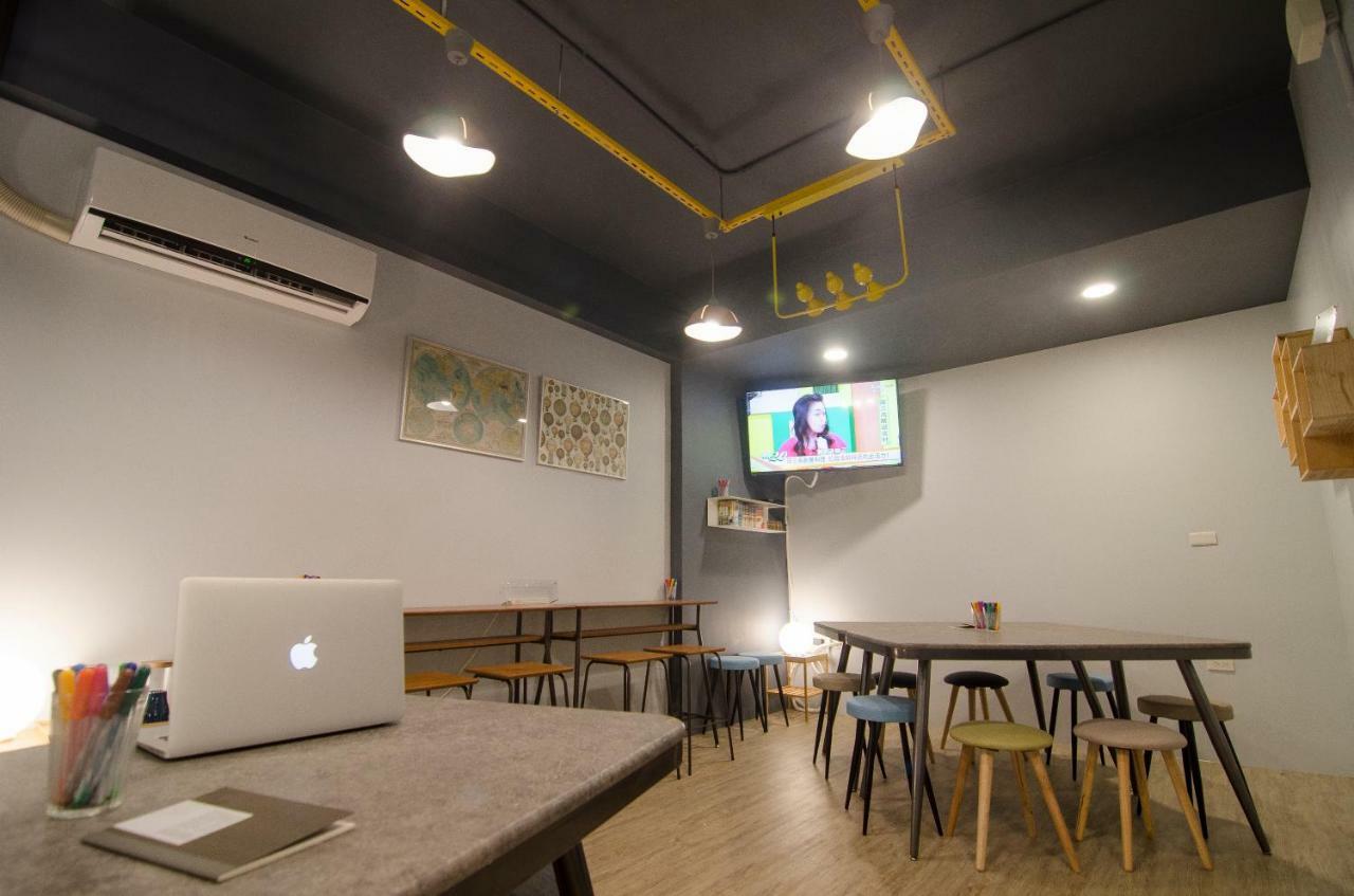 Flying Backpacker Hostel Yilan Exterior photo